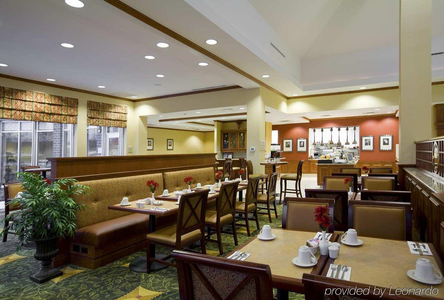 Hilton Garden Inn Шаумбург Ресторан фото